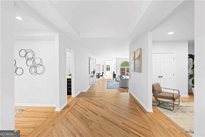 860 Crest Valley