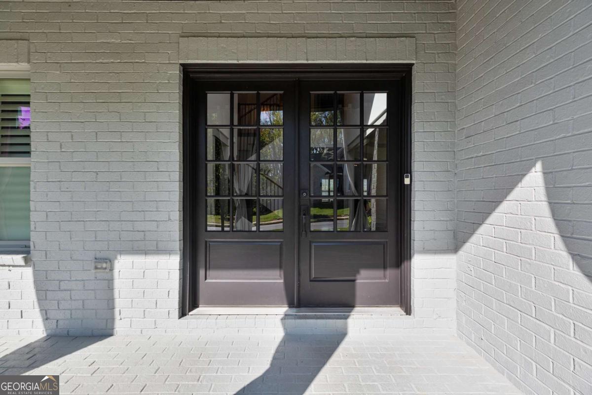 1186 Lincoln Drive