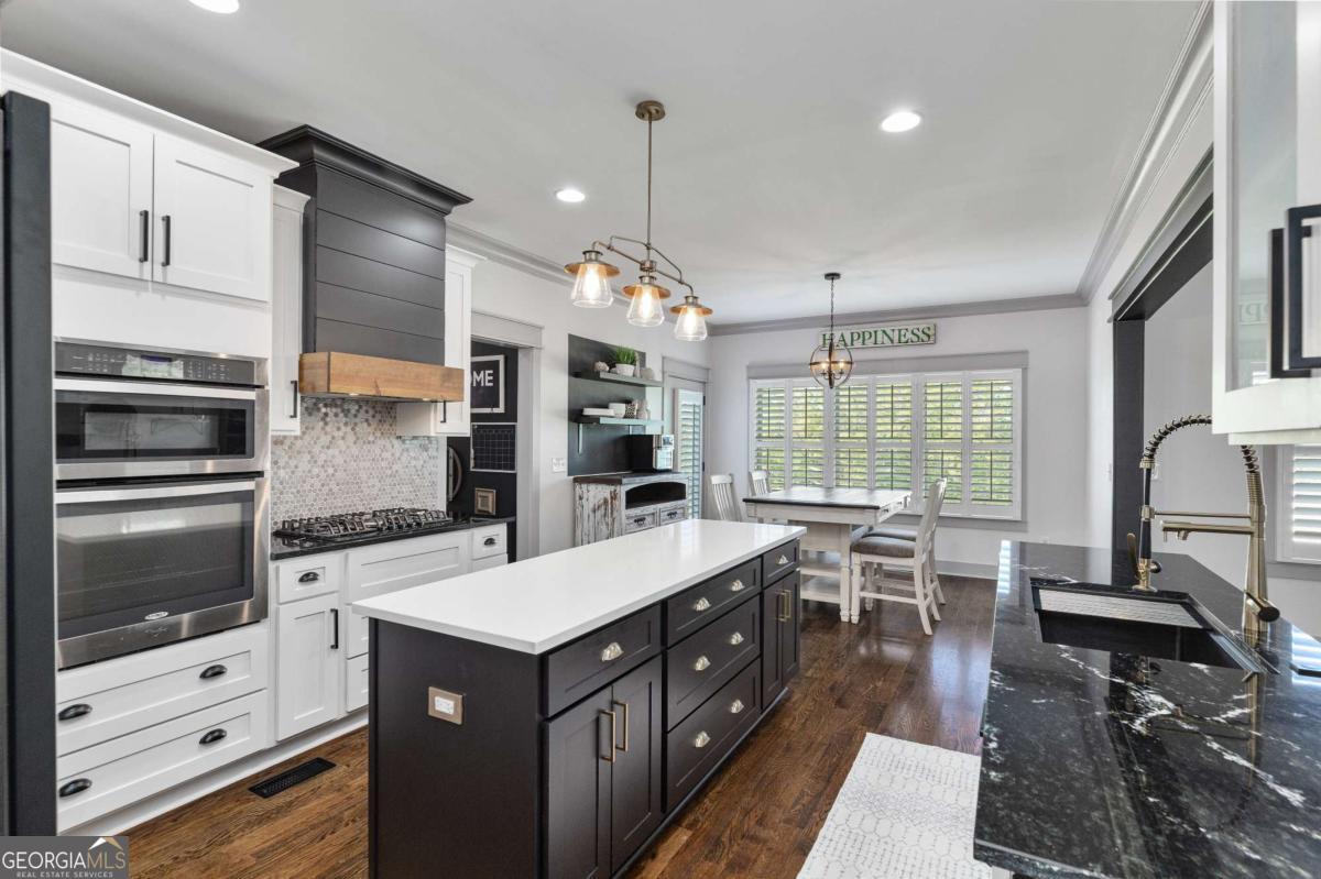 1186 Lincoln Drive