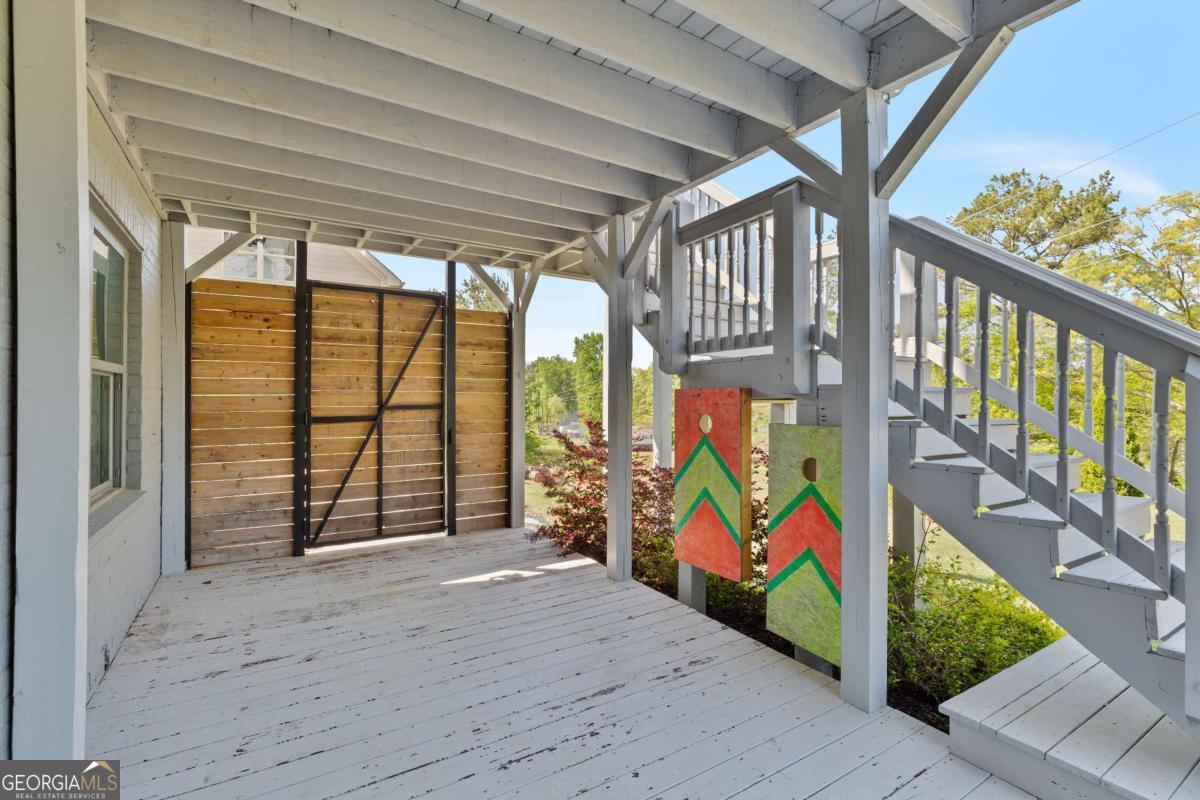 1186 Lincoln Drive