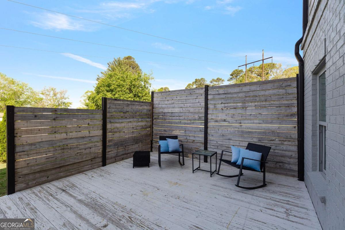1186 Lincoln Drive