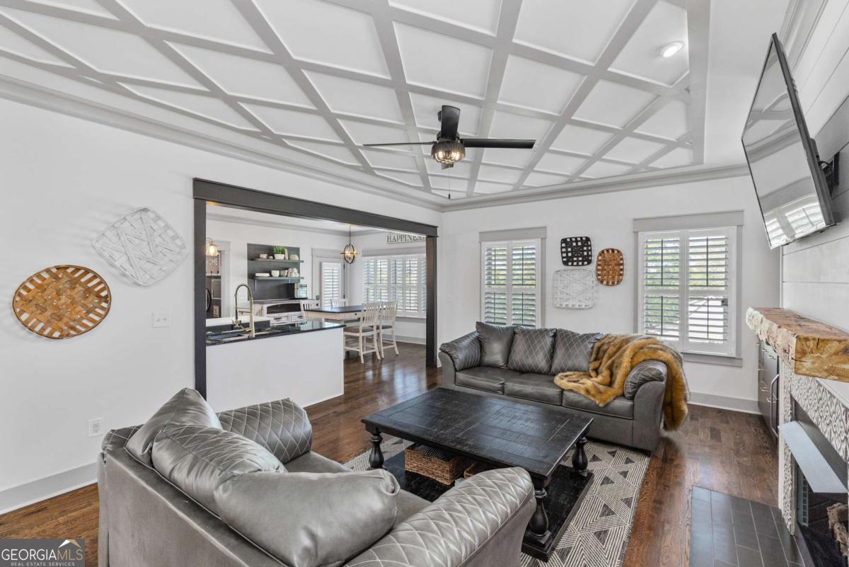 1186 Lincoln Drive