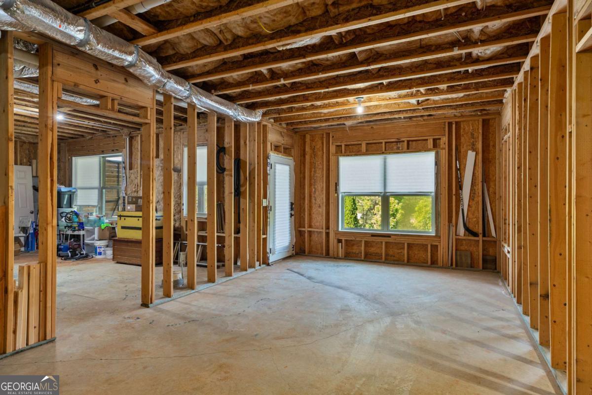 1186 Lincoln Drive