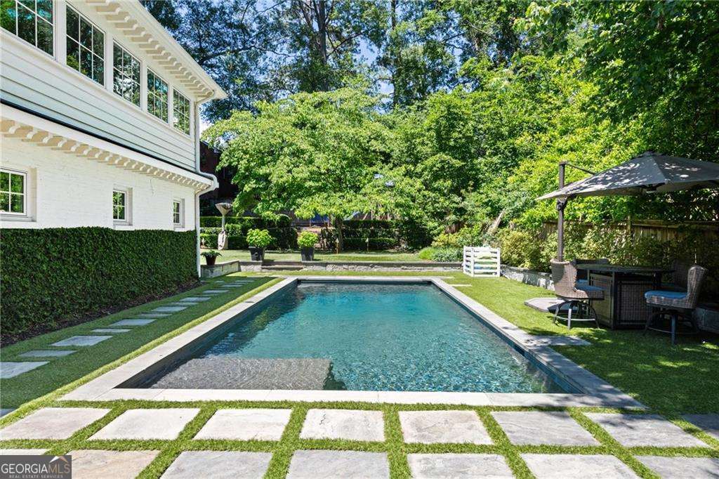 204 Rumson Road NE