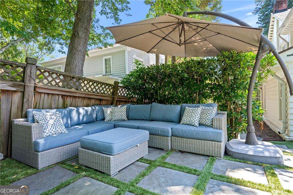 204 Rumson Road NE