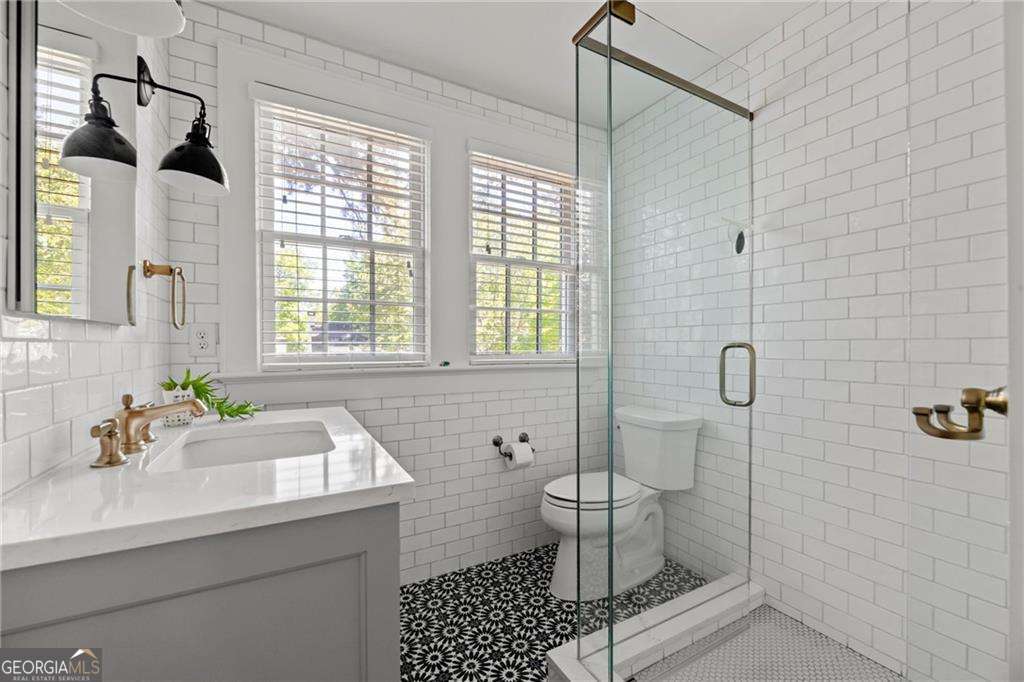 204 Rumson Road NE