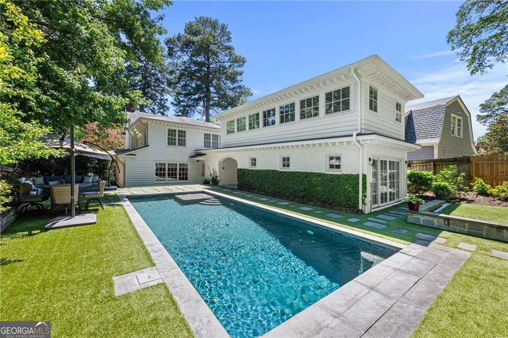 204 Rumson Road NE