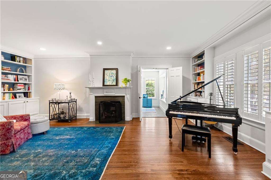 204 Rumson Road NE