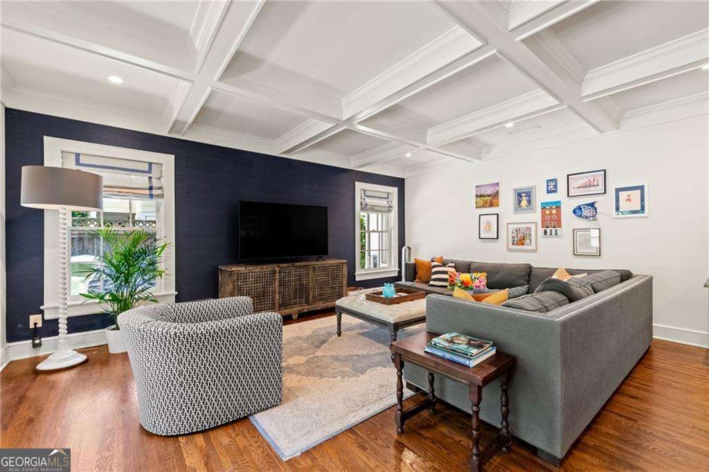 204 Rumson Road NE