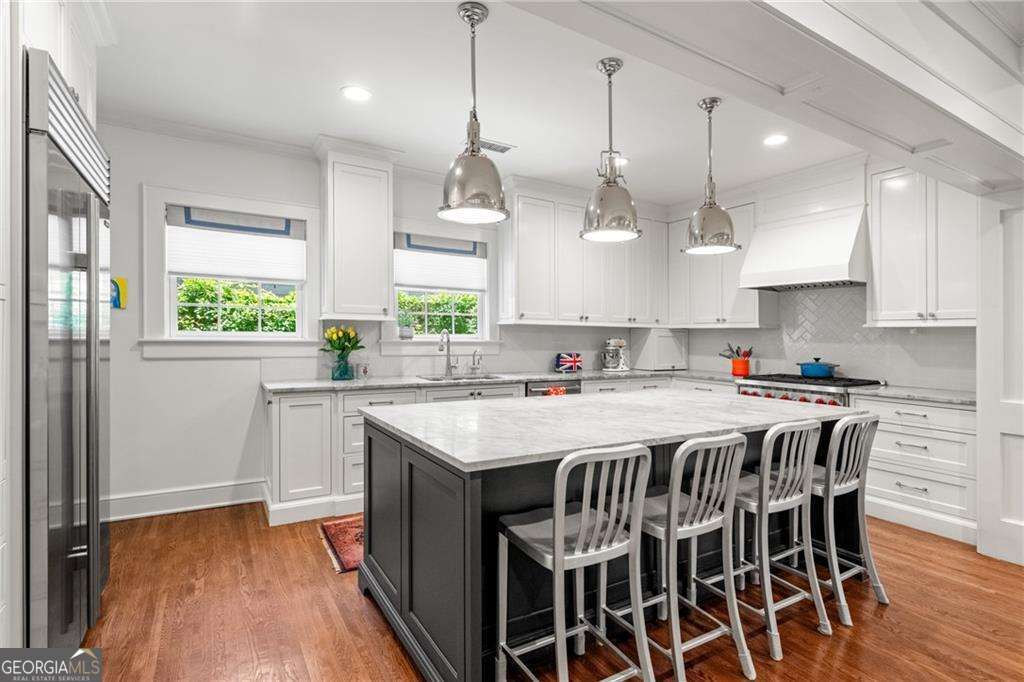 204 Rumson Road NE