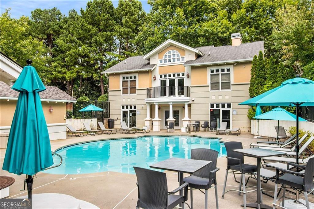 2700 Pine Tree Road NE # 2201