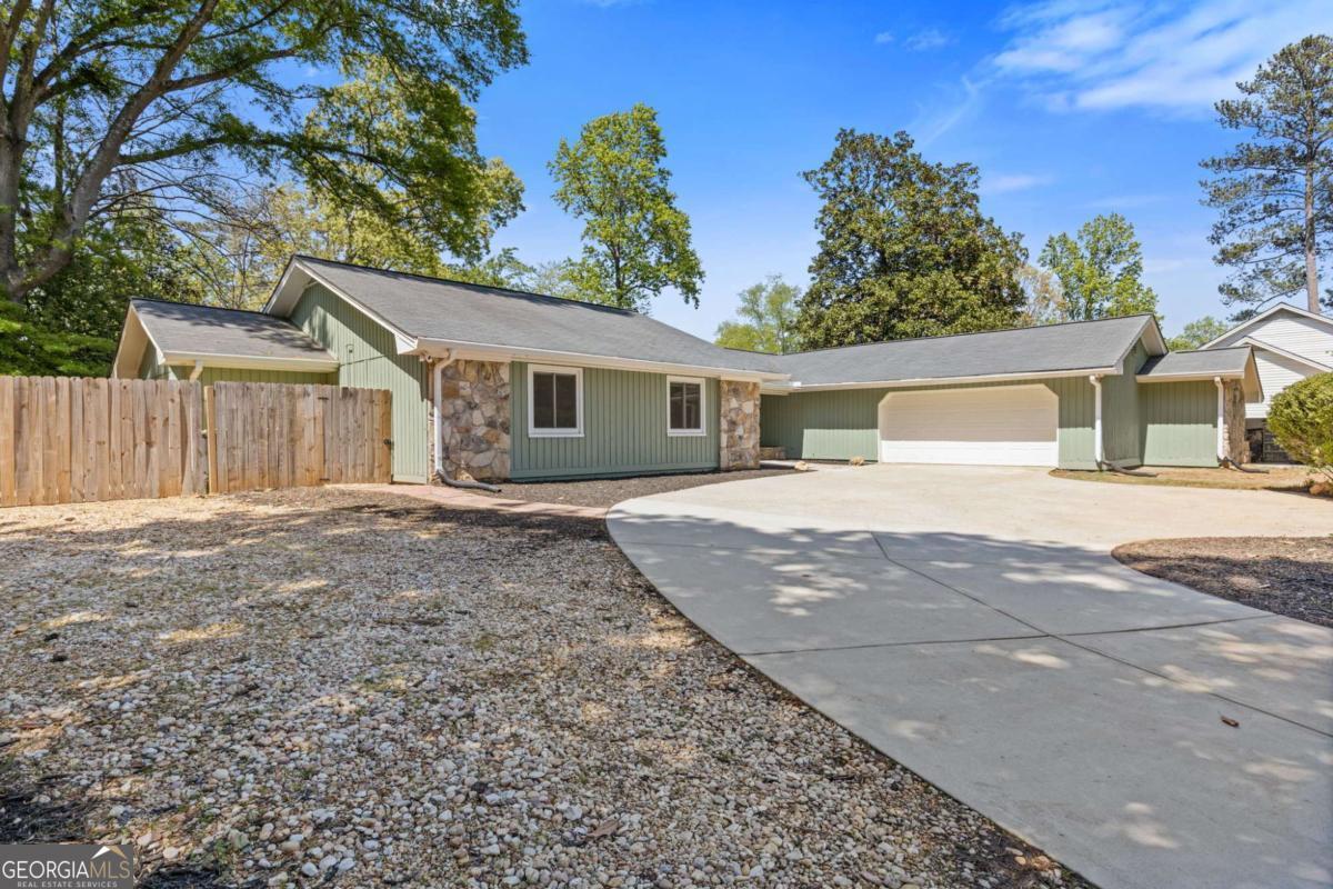 350 Somerset Lane SE