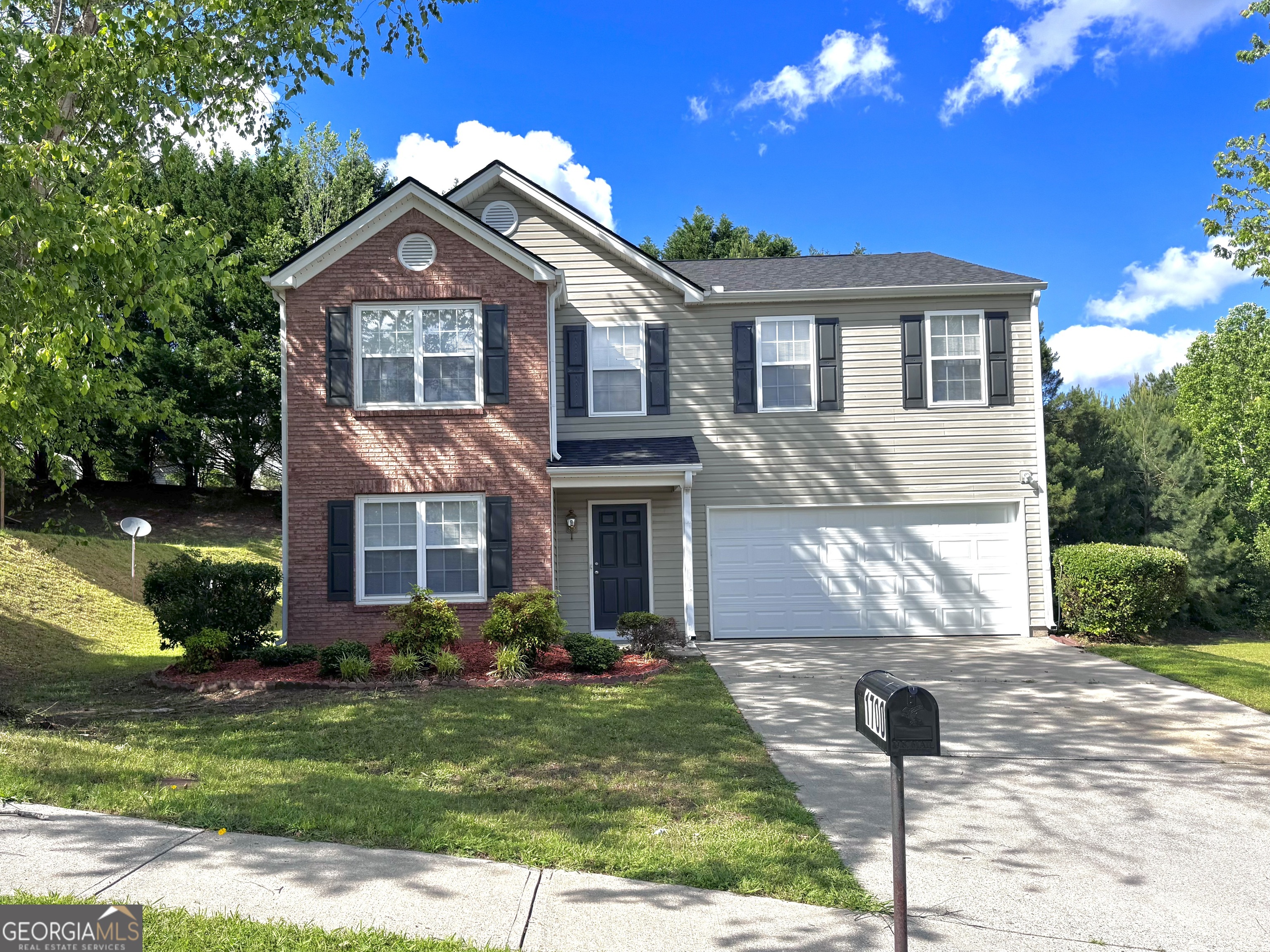 1700 Ivey Pointe Court