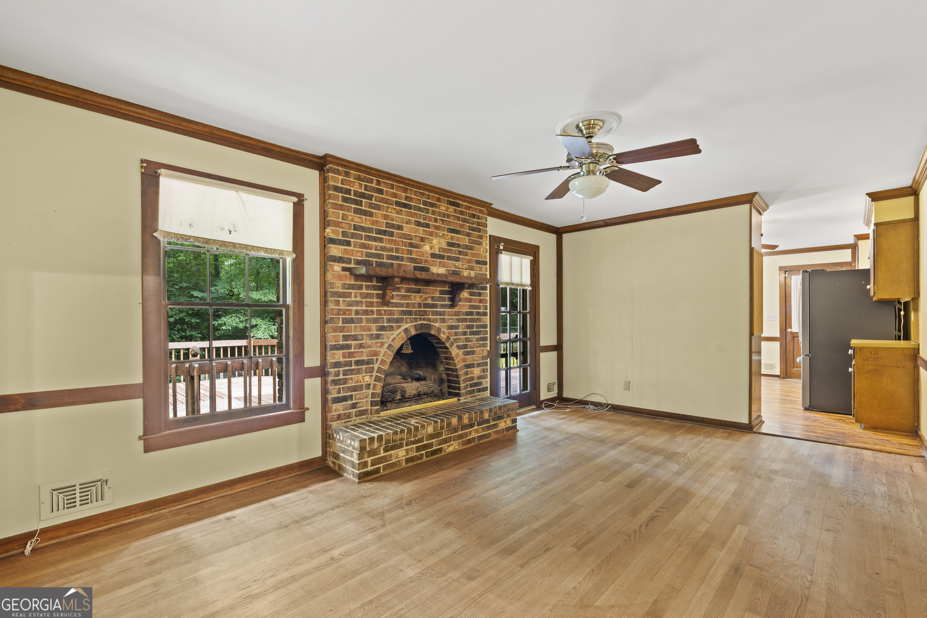 4293 Smithsonia Drive