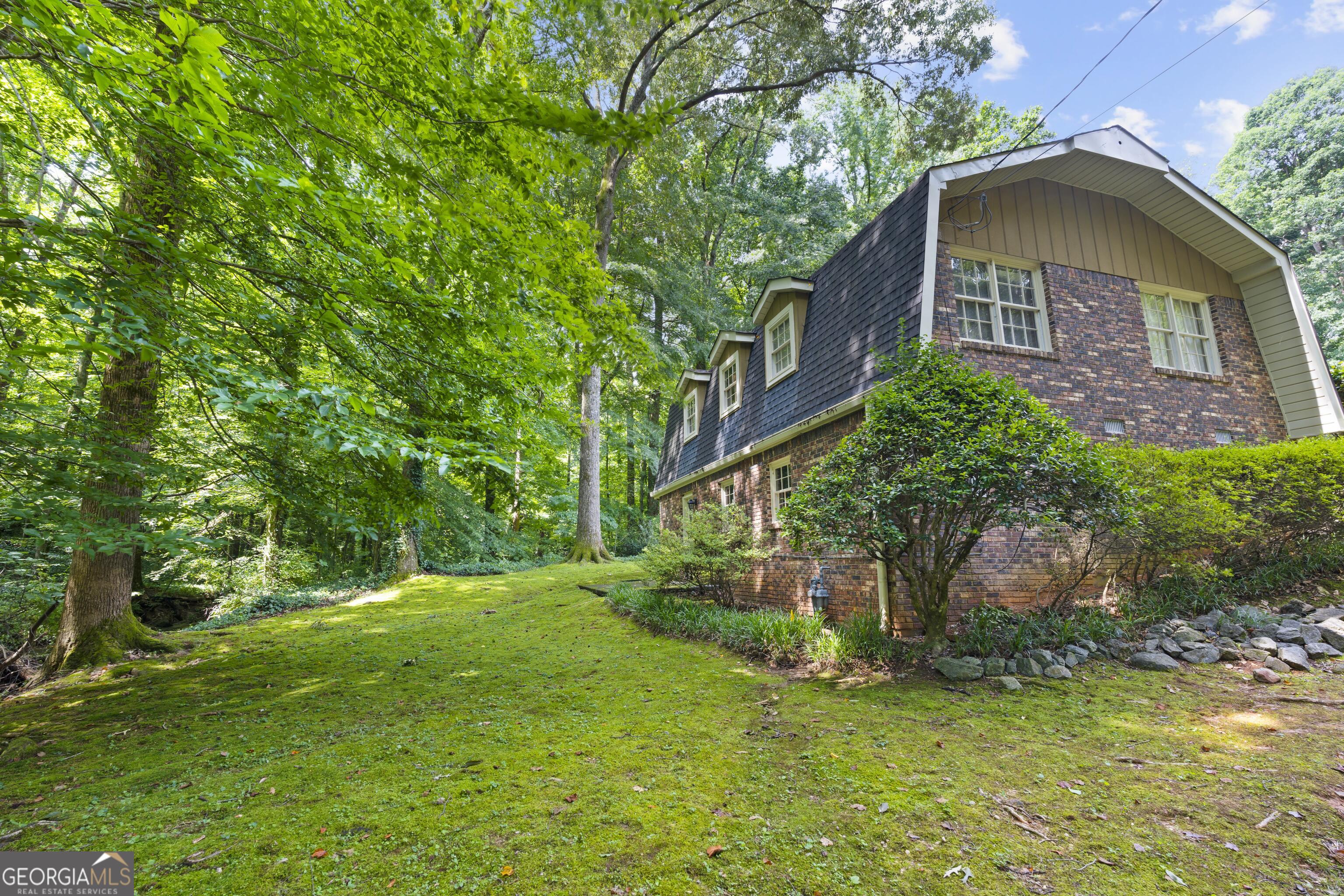 4293 Smithsonia Drive