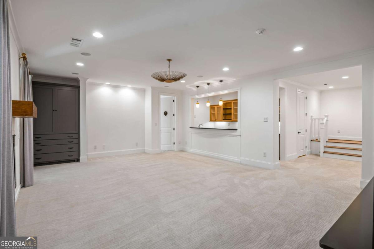 9179 Selborne Lane
