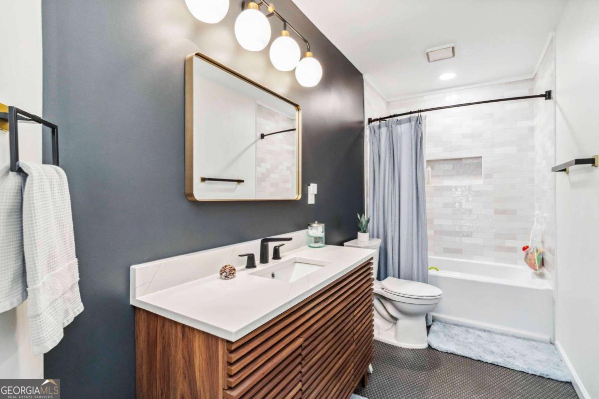 2200 MAJOR LORING Way SW