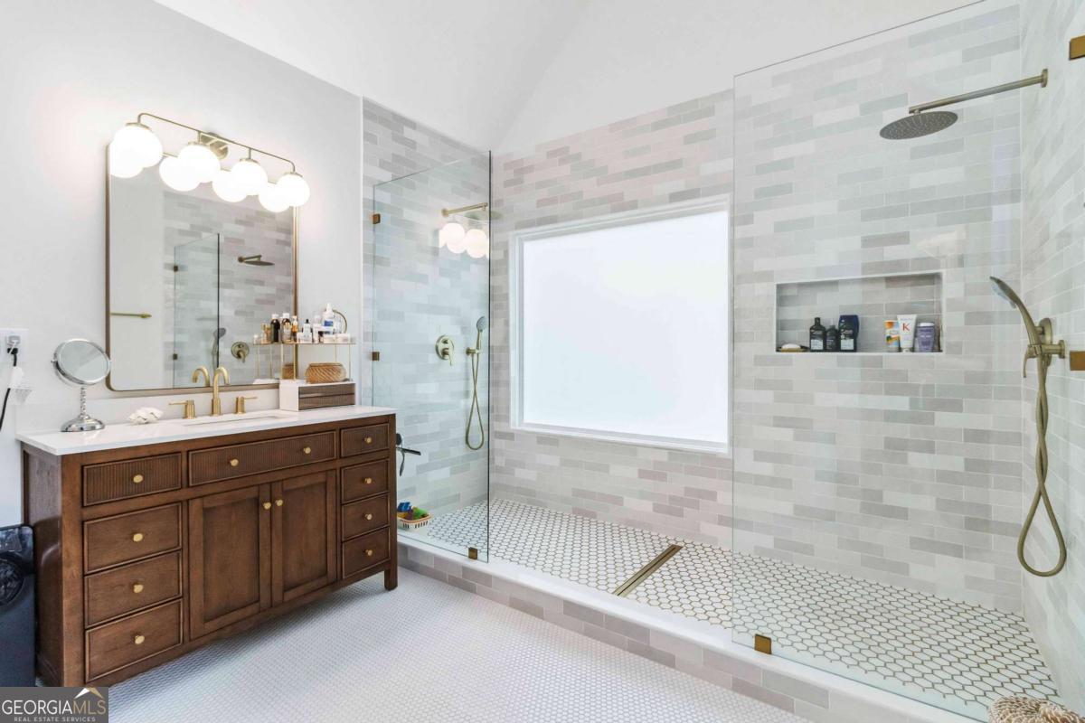 2200 MAJOR LORING Way SW