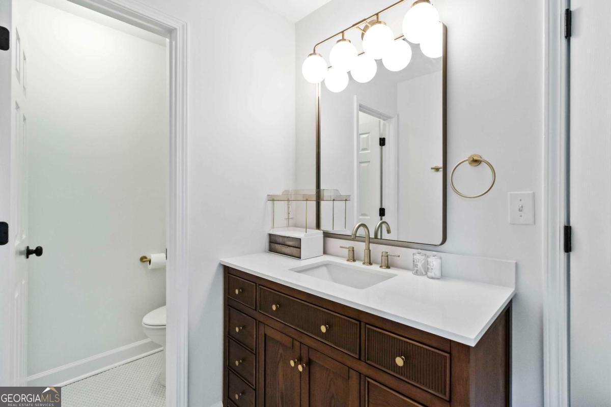 2200 MAJOR LORING Way SW