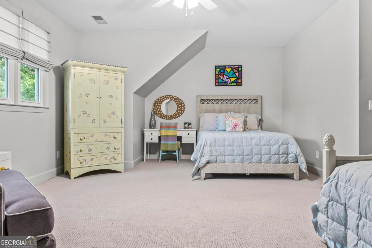 1030 Scott Loop