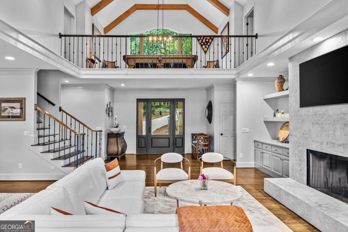 1030 Scott Loop