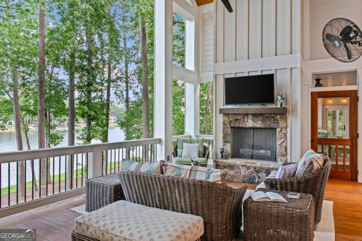 1030 Scott Loop