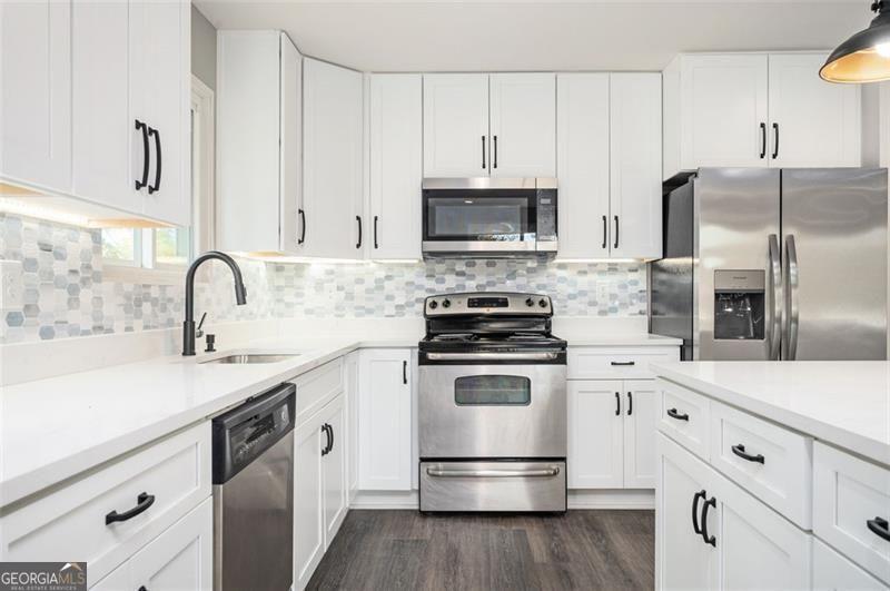 1381 Flat Rock