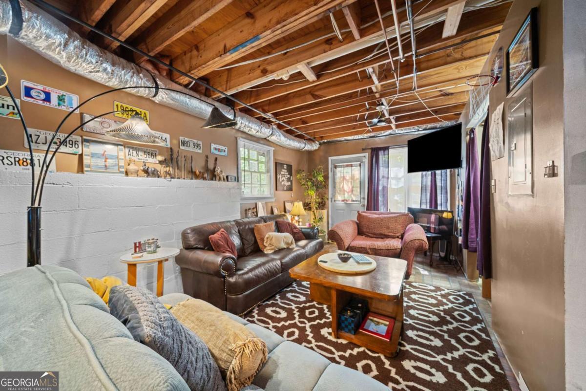 1271 Channel Park SW