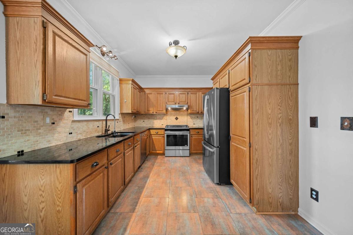 1271 Channel Park SW