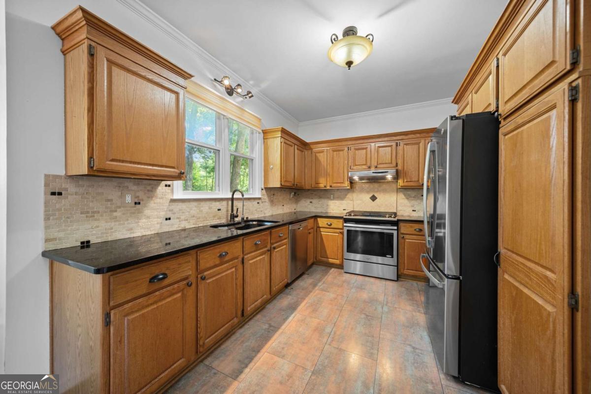 1271 Channel Park SW