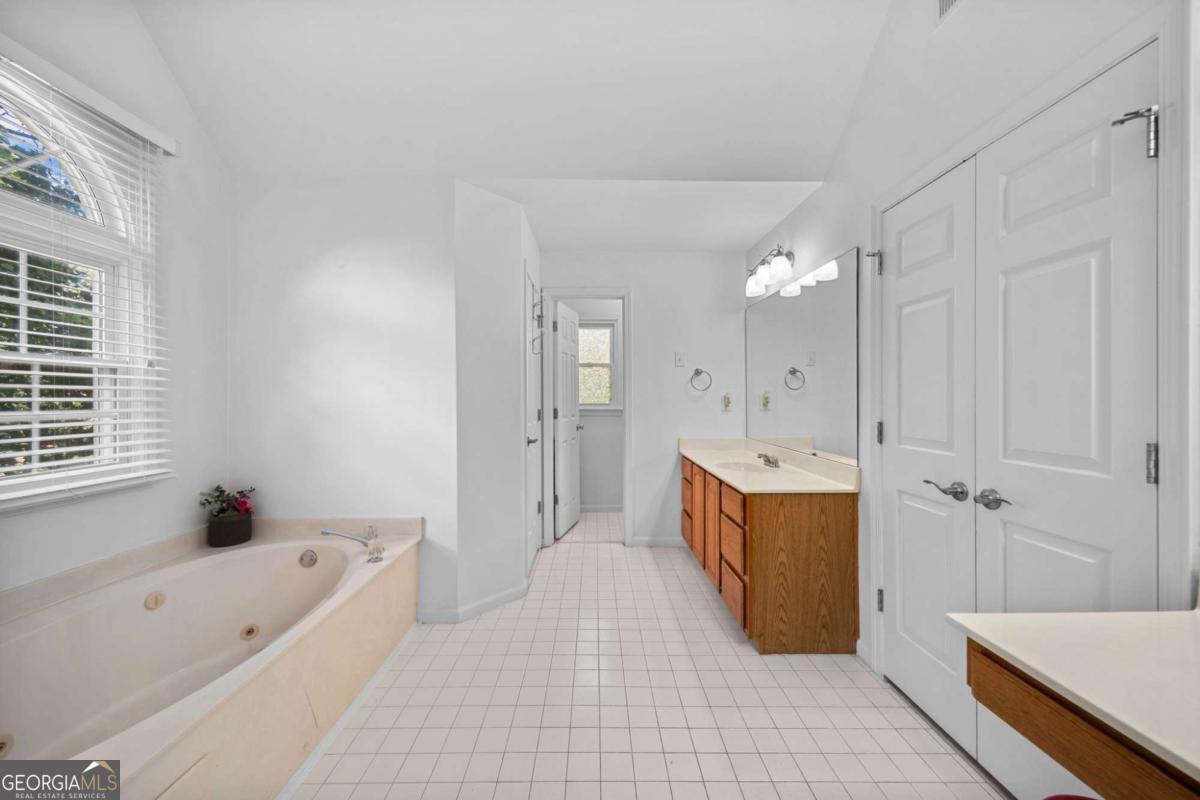 1271 Channel Park SW