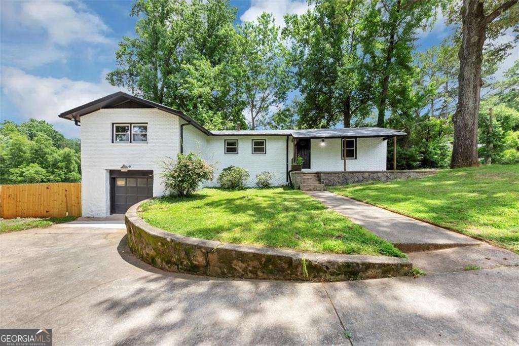 3807 Greenhill Drive