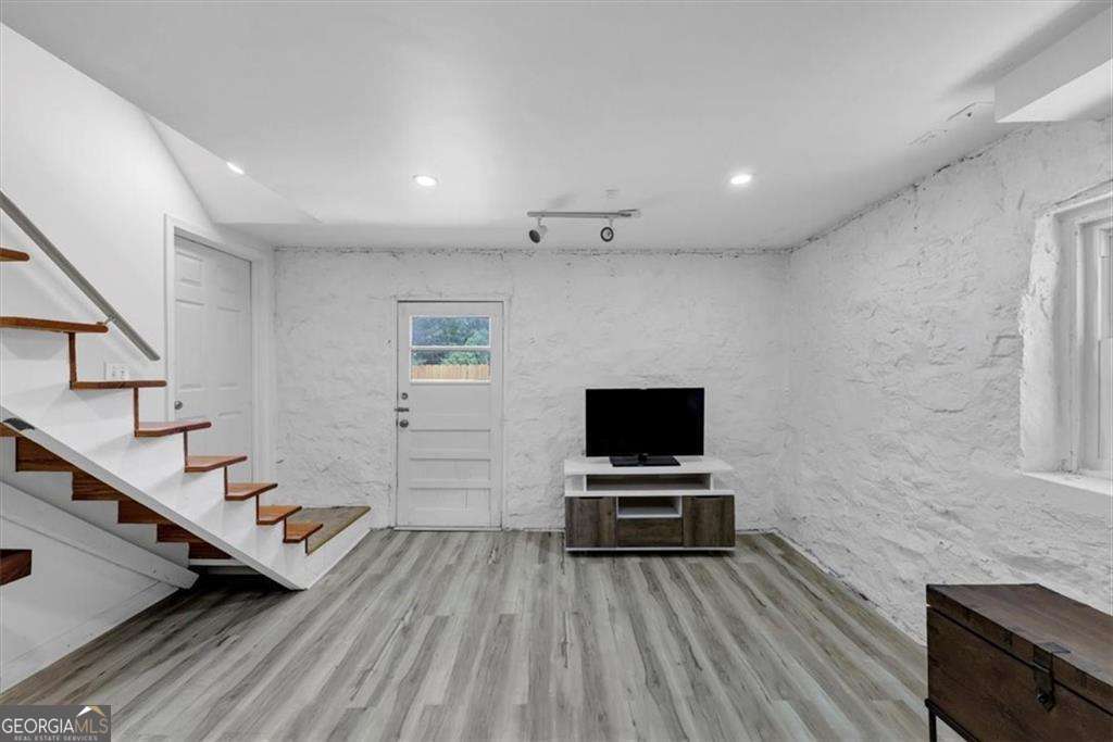 3807 Greenhill Drive