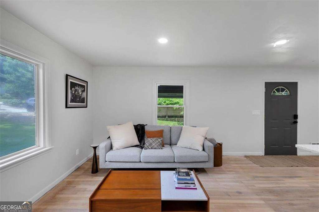 3807 Greenhill Drive