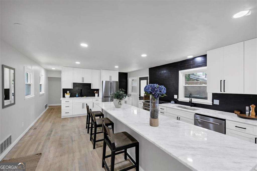 3807 Greenhill Drive