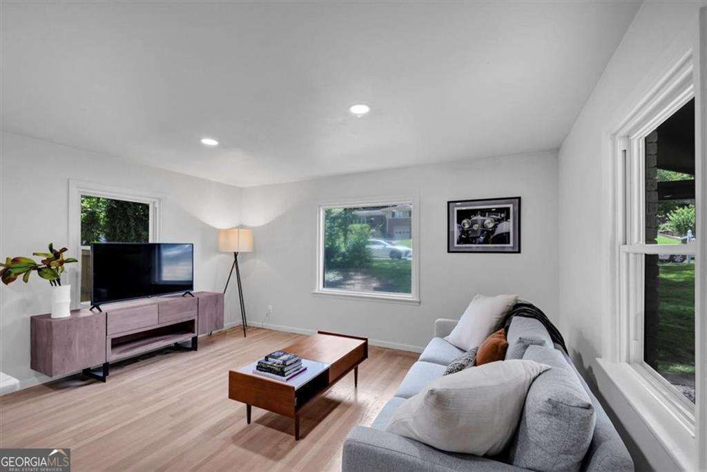 3807 Greenhill Drive