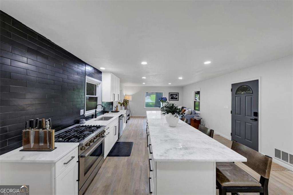 3807 Greenhill Drive