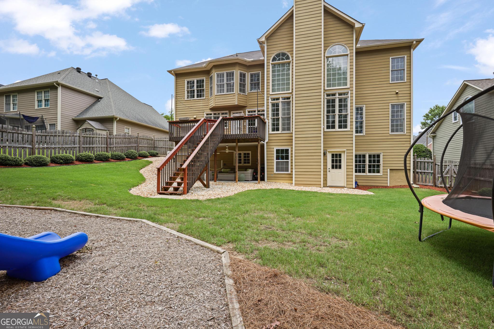 1061 Queensgate Drive SE