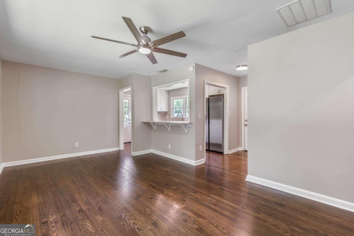 90 Pat Mell Road SW