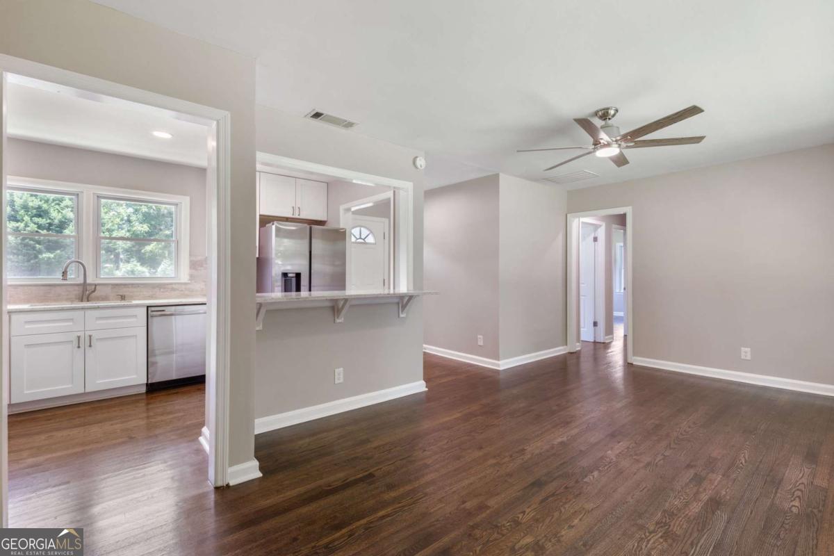 90 Pat Mell Road SW