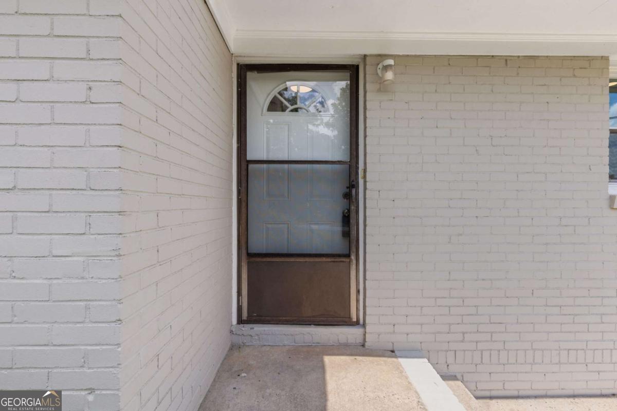 90 Pat Mell Road SW