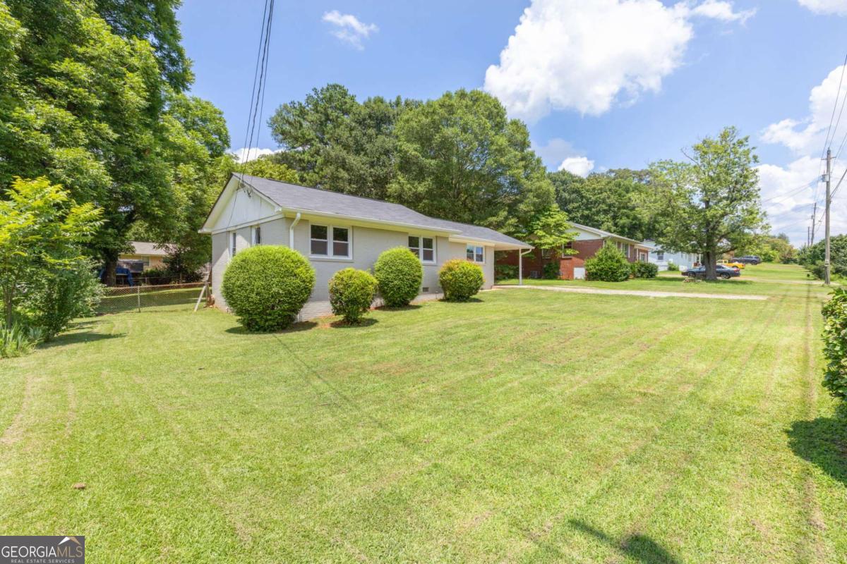 90 Pat Mell Road SW