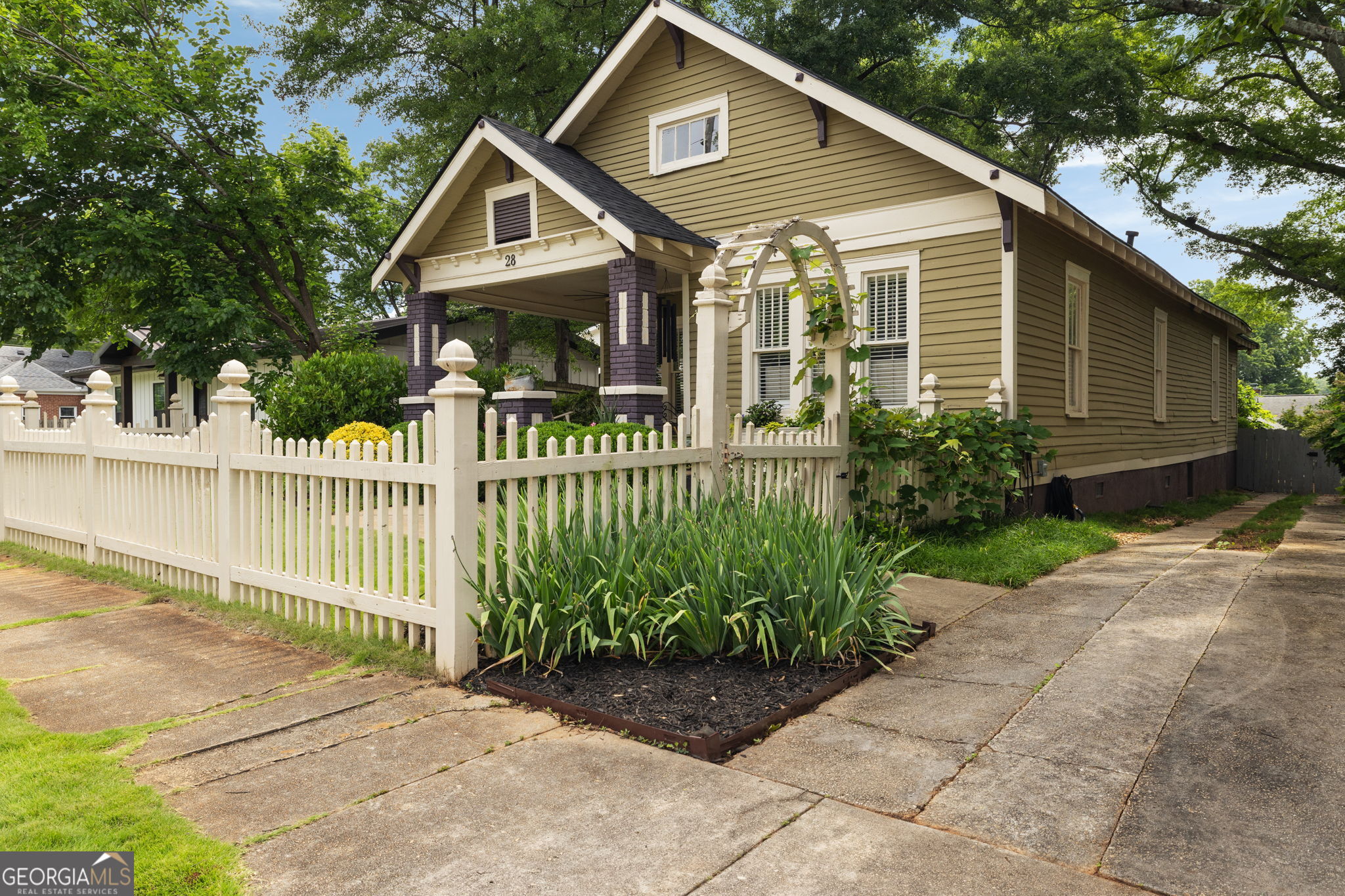 28 Clay Street SE