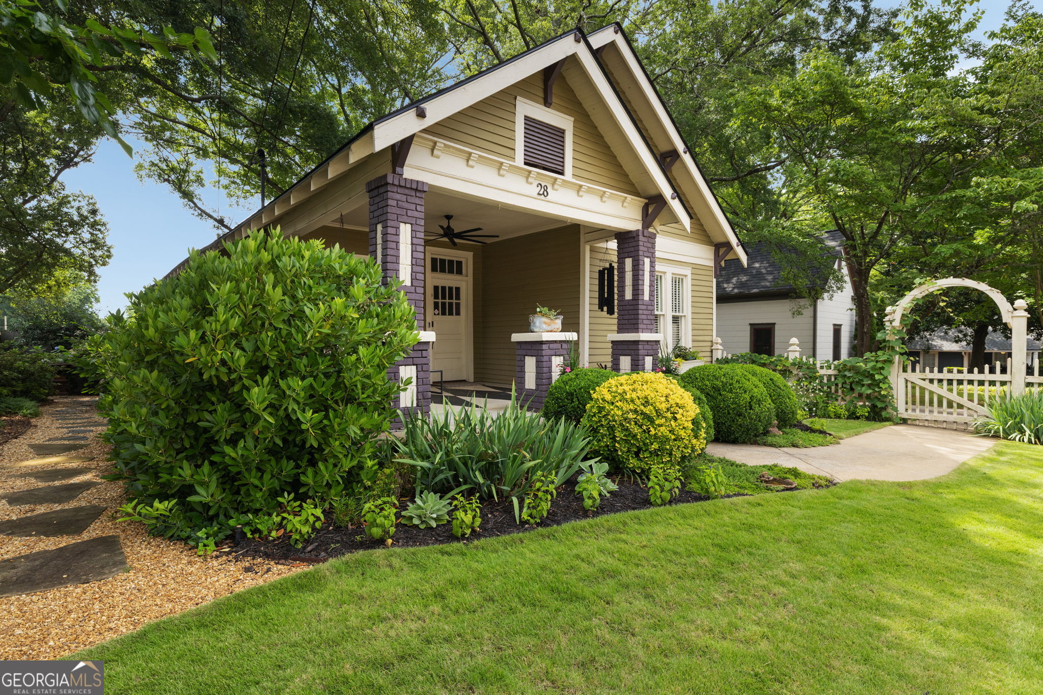 28 Clay Street SE