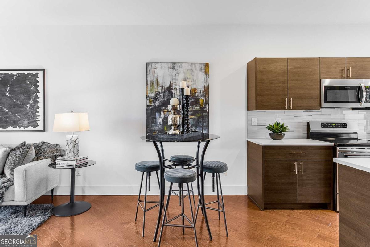 2498 Perry Boulevard NW