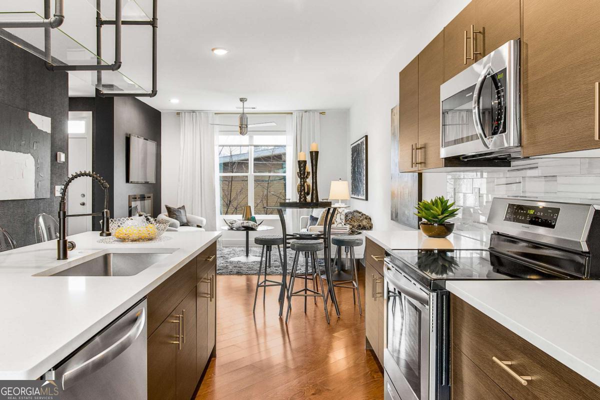 2498 Perry Boulevard NW