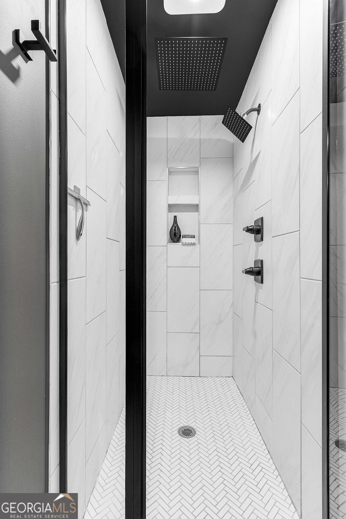 2498 Perry Boulevard NW