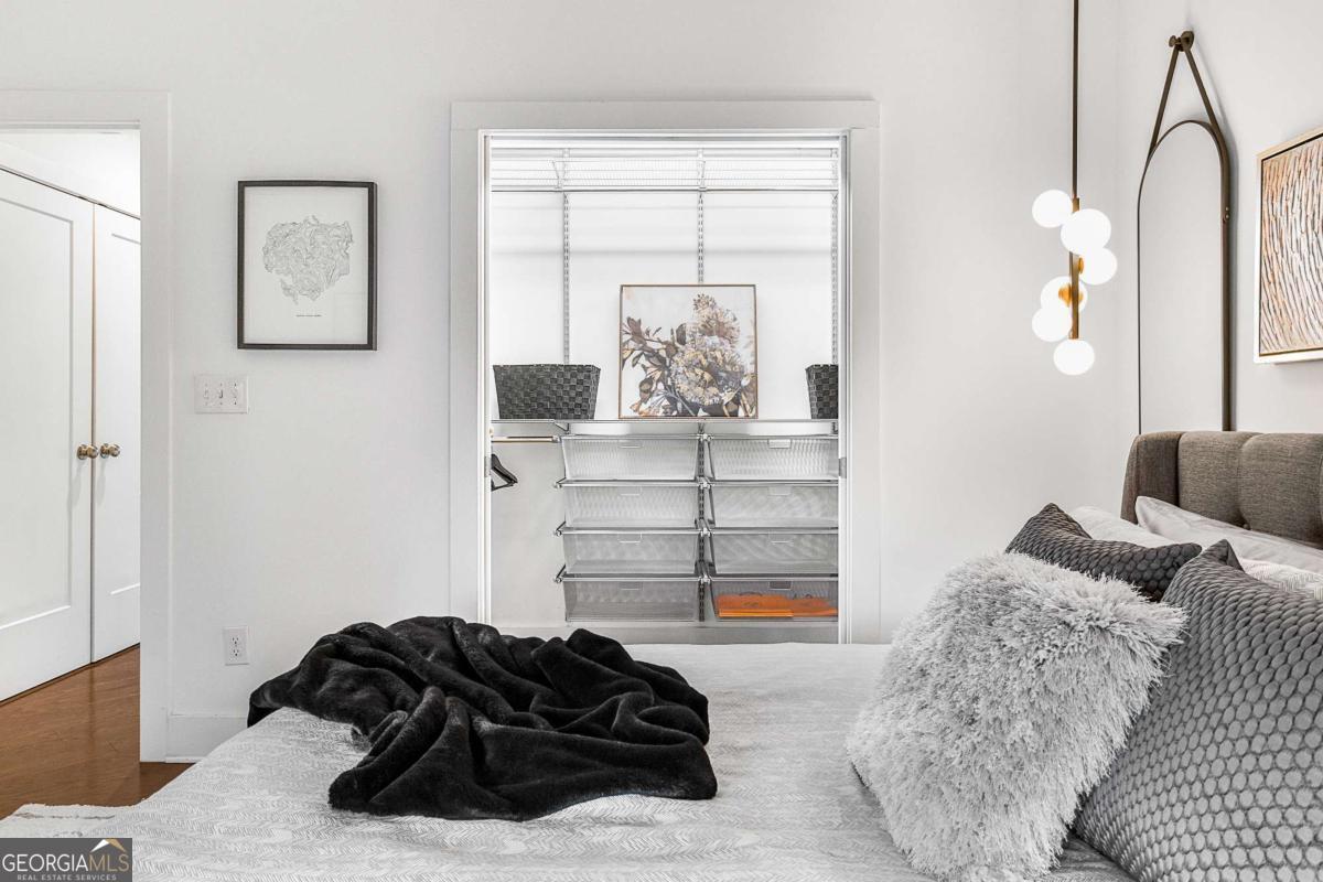 2498 Perry Boulevard NW