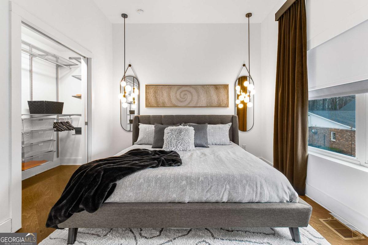 2498 Perry Boulevard NW