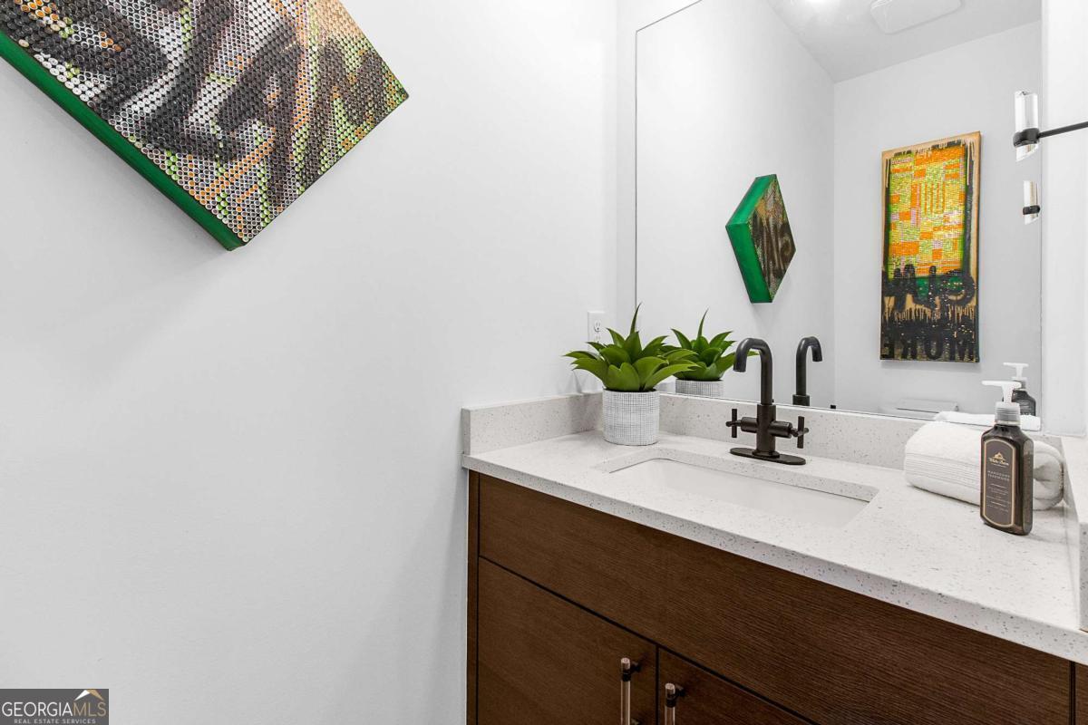 2498 Perry Boulevard NW